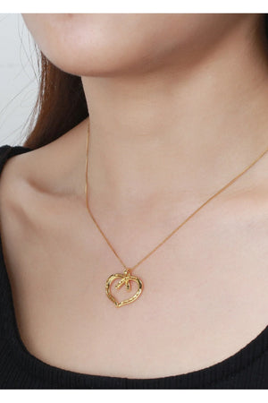 Wild at Heart Horseshoe Necklace in Gold 